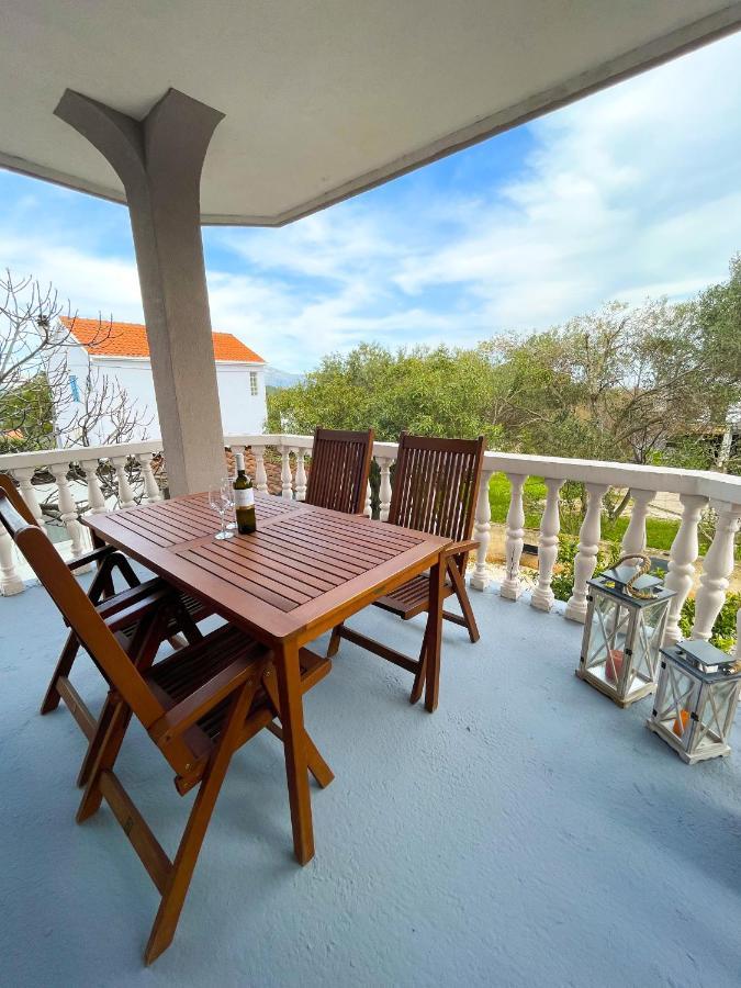 Spacious Apartment Amaros Korcula Town Exterior foto
